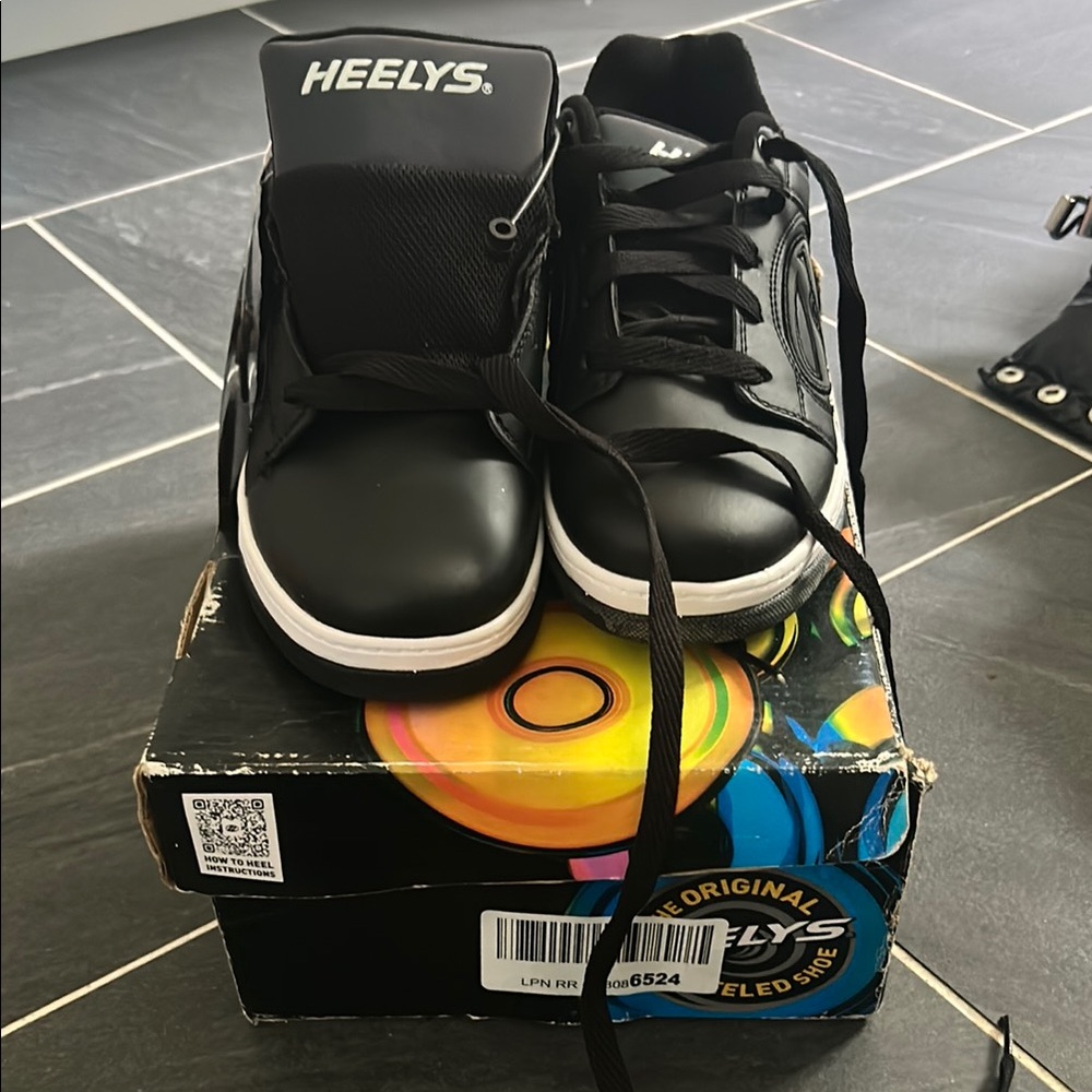 Heelys Voyager Black Skate Shoes